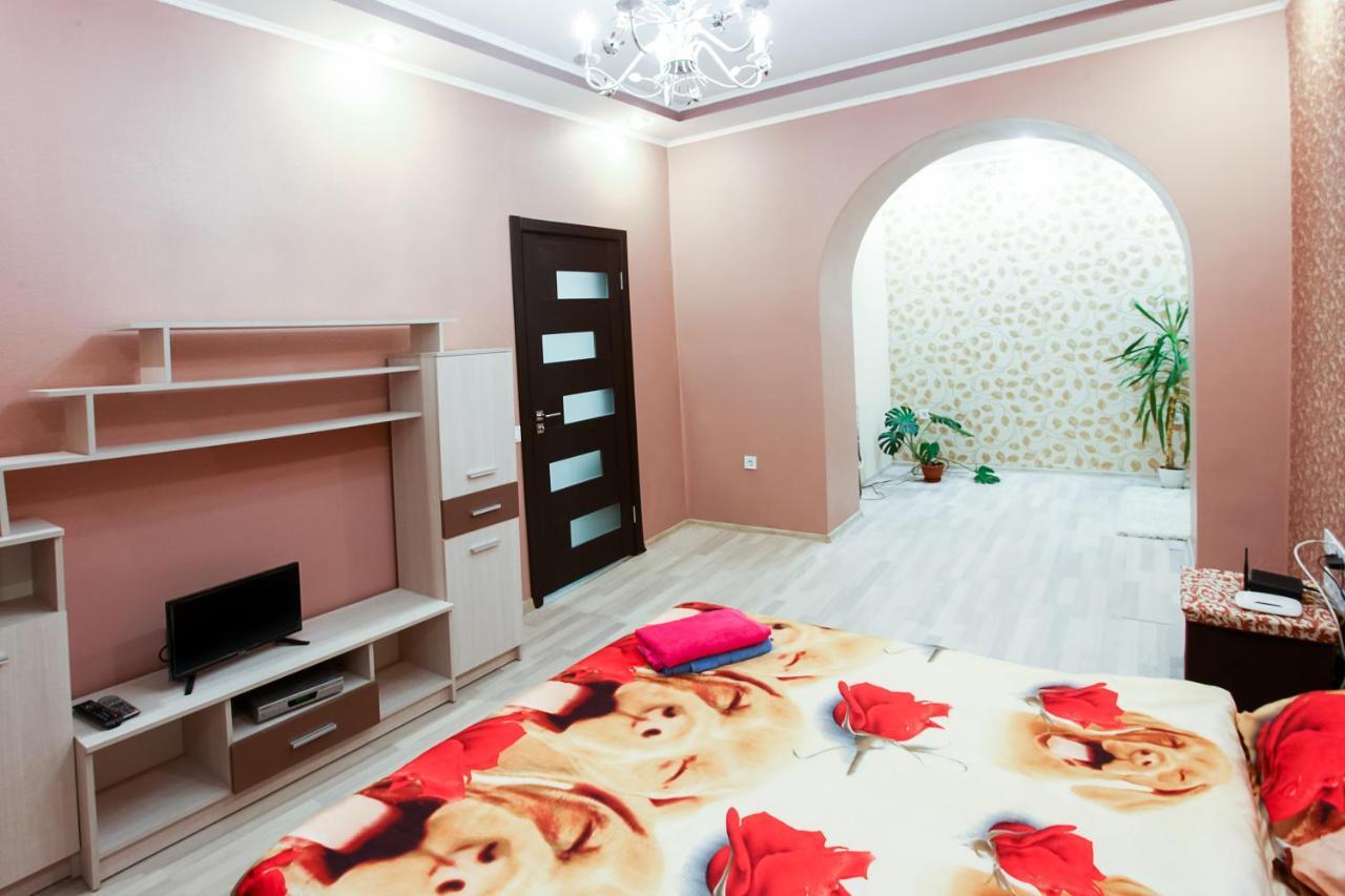 Sweet Home Apartment Kiev Dış mekan fotoğraf